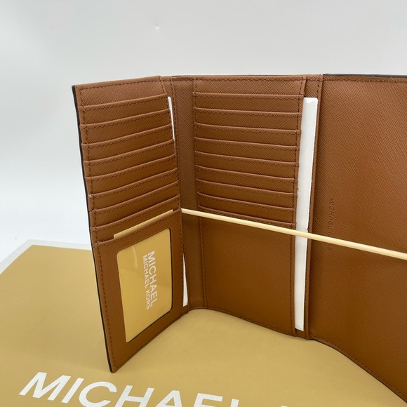 Michael Kors LG Chain Tote & Trifold Wallet - Picture 12 of 13